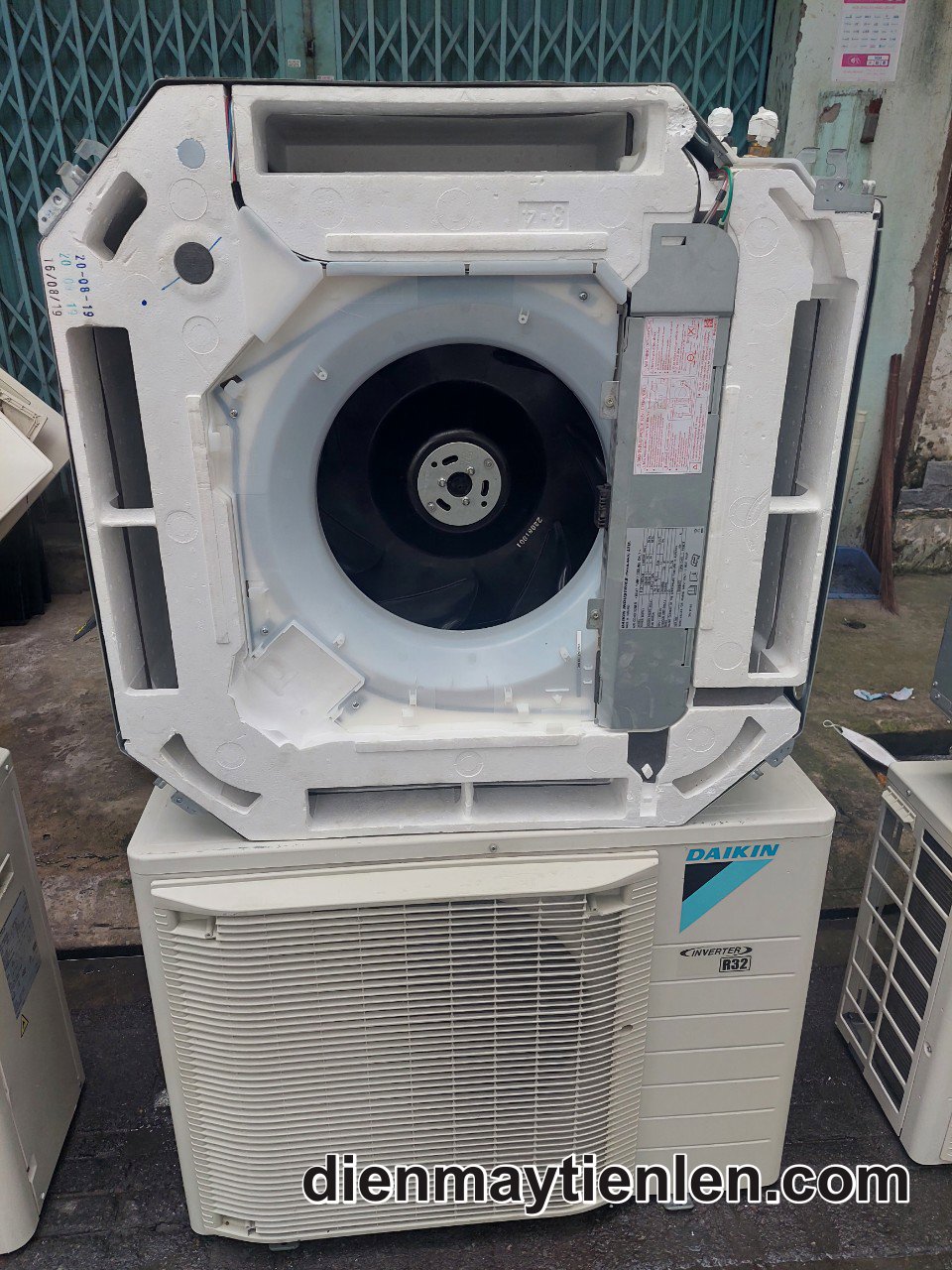 MÁY LẠNH ÂM TRẦN CŨ DAIKIN