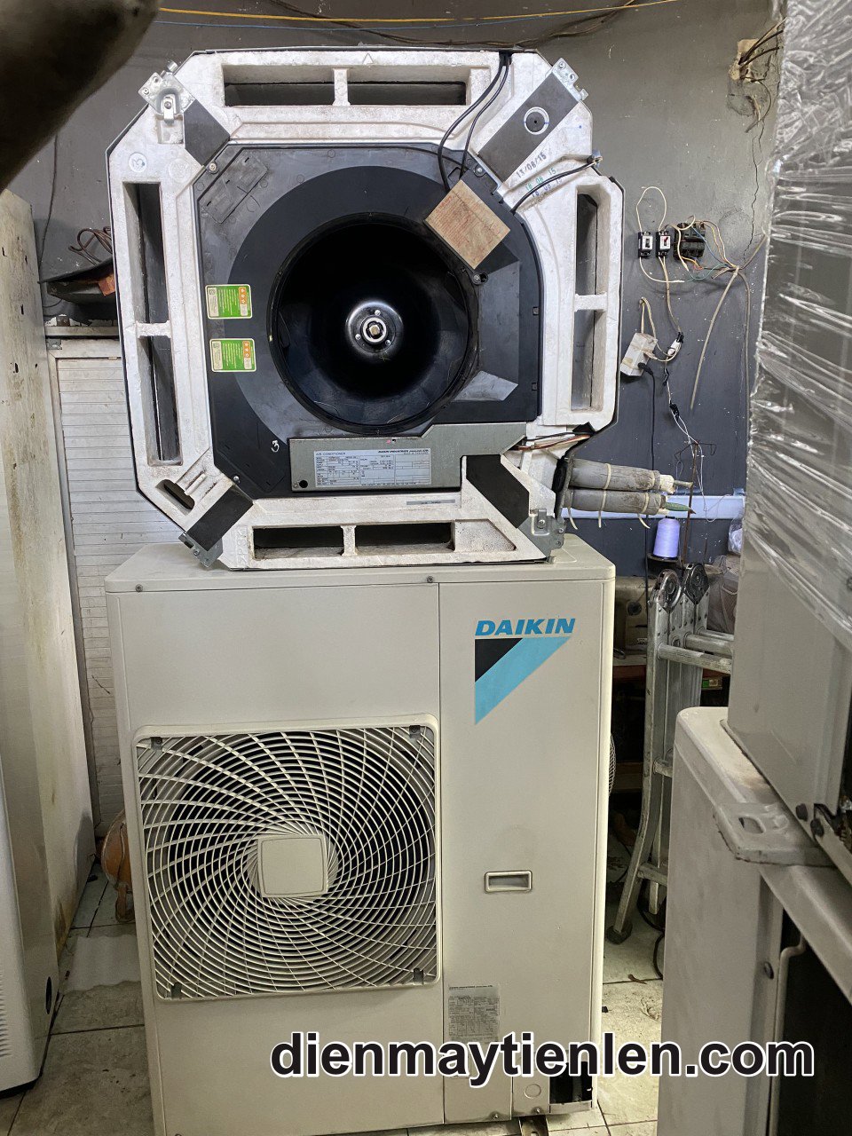 MÁY LẠNH ÂM TRẦN CŨ DAIKIN