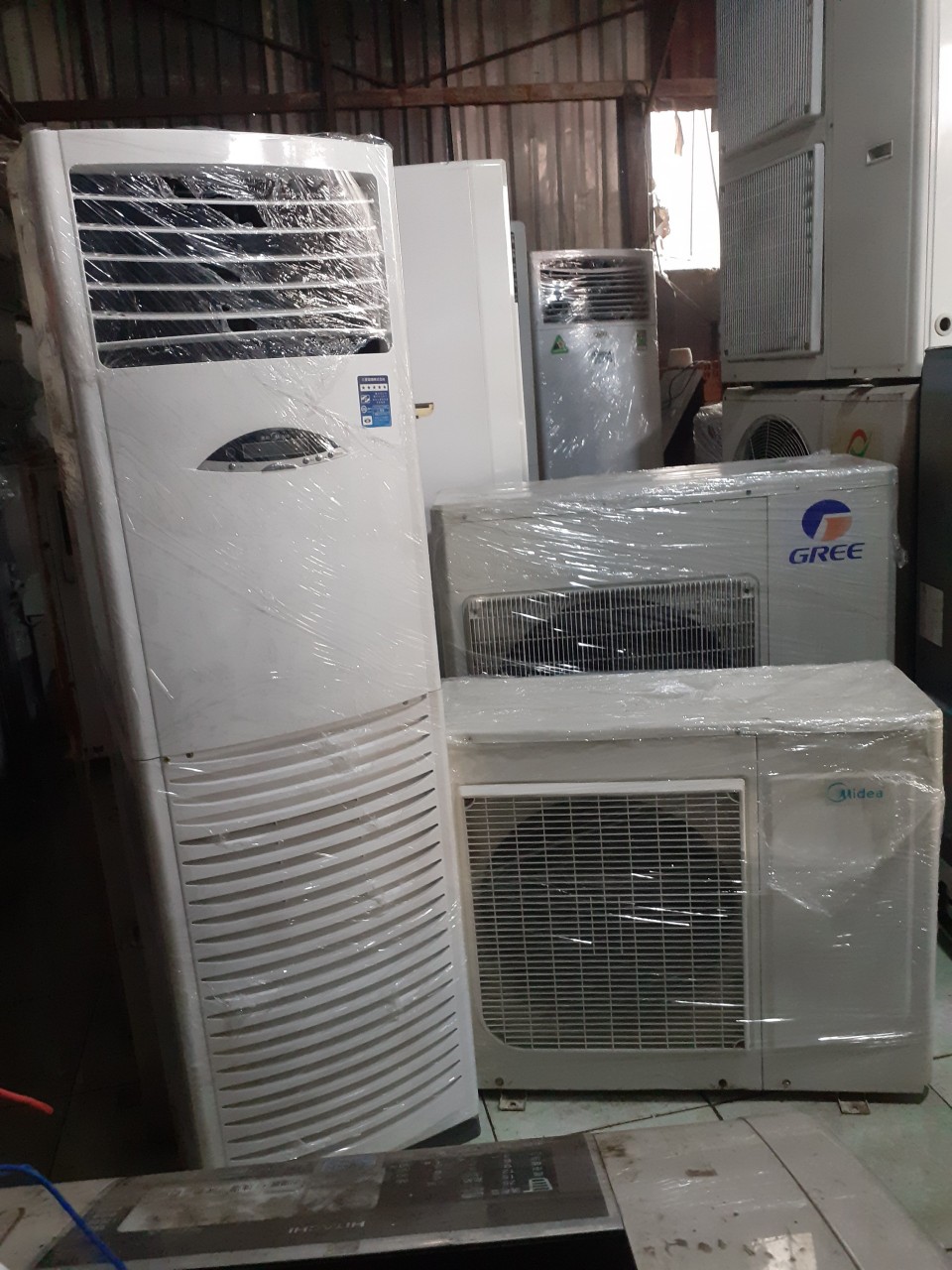 Máy lạnh tủ đứng Media 3HP giá rẻ