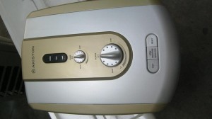 Máy nước nóng trực tiếp có bơm trợ lực Ariton