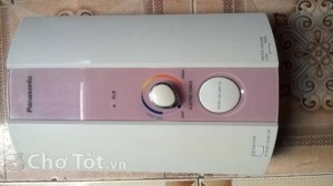Máy nước nóng Panasonic màu trắng không bơm