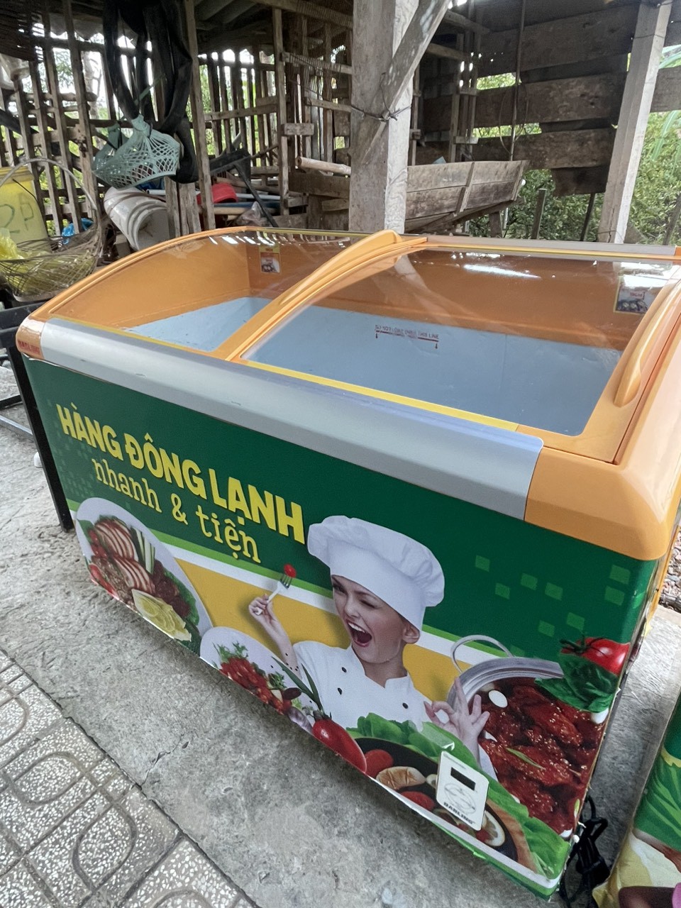 Tủ mát hàng đông lạnh mới về