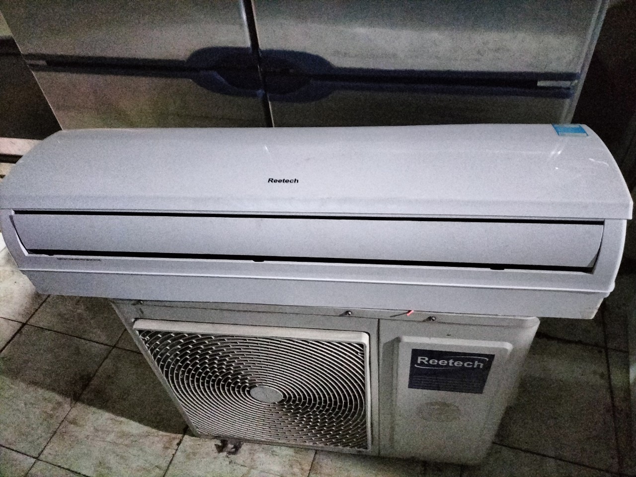 Máy lạnh cũ Retech 2.5HP hàng thường